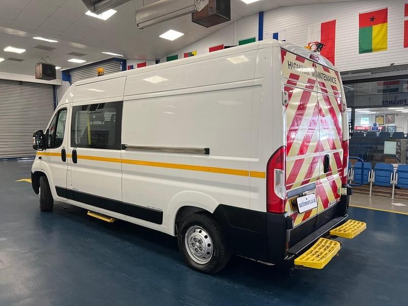 Used Peugeot Boxer S 140 HP (102 kW) 2020 White Van