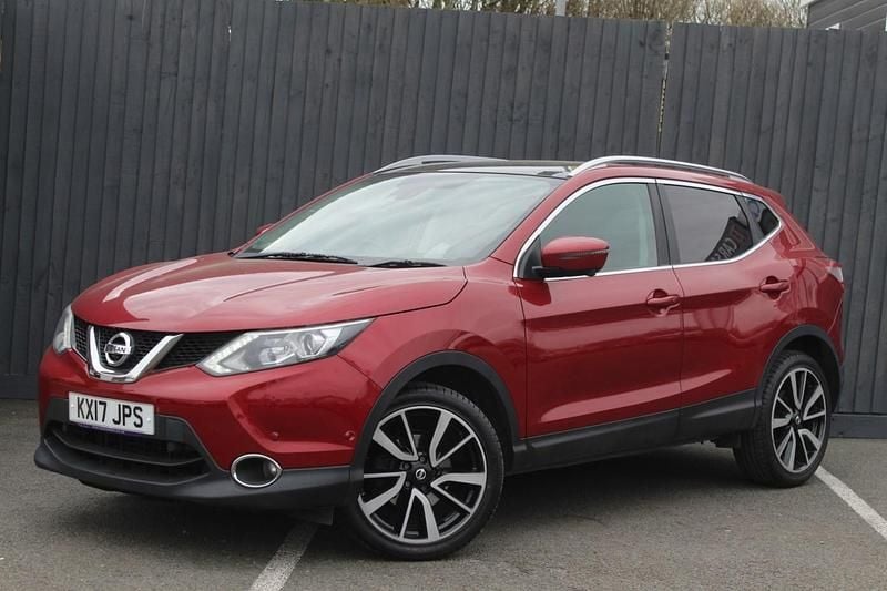 Used Nissan Qashqai Tekna 2017 Red SUV