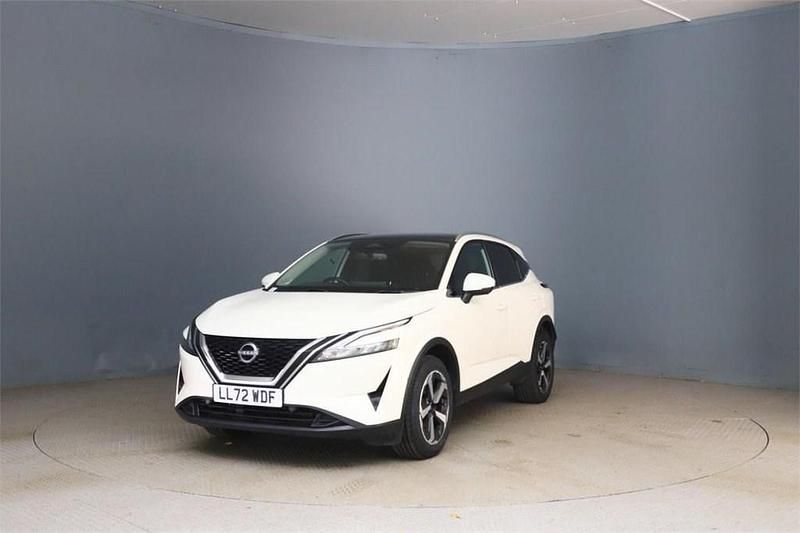 White Used 2022 Nissan Qashqai N-Connecta SUV | £14,799 (Fair price) - Image 1/4