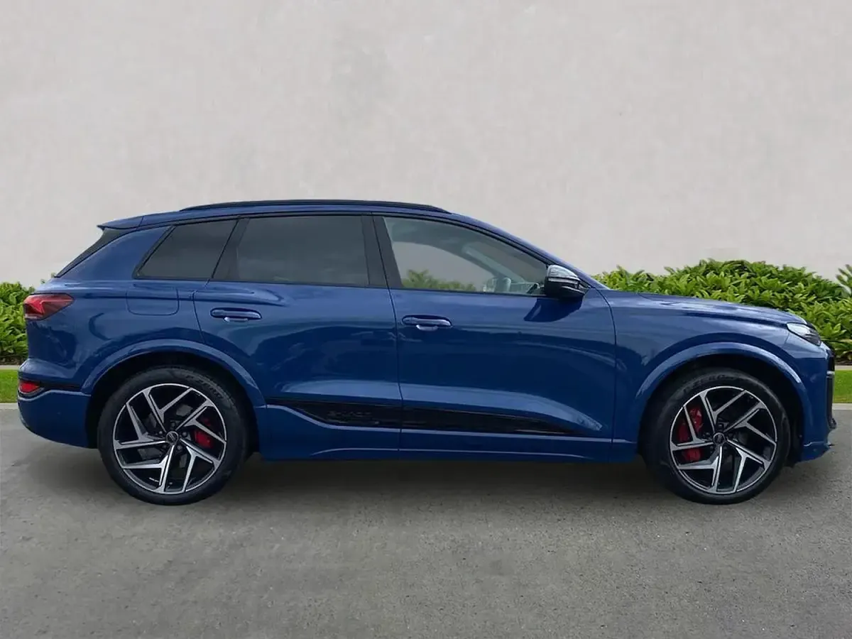 Used Audi SQ6 e-tron Business 359 kW (489 HP) 2024 Blue SUV