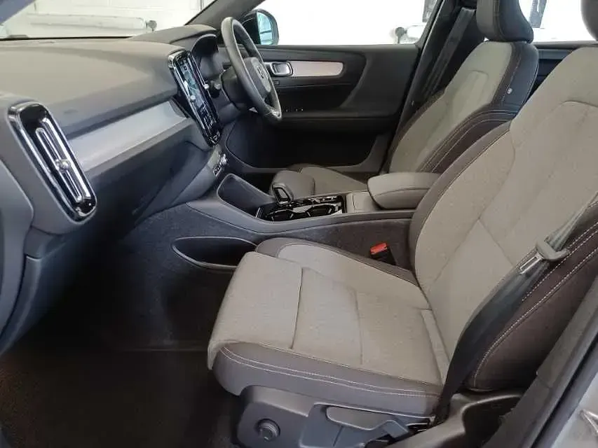 Used Volvo XC40 Plus 161 HP (118 kW) 2024 SUV