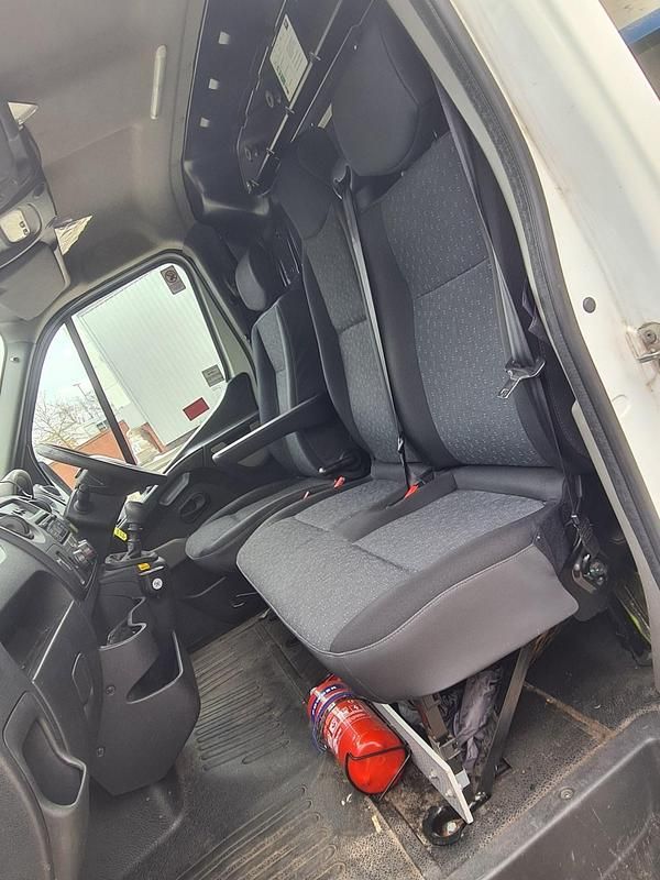 Used Vauxhall Movano 130 HP (95 kW) 2018 White MPV