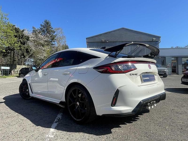 Begagnad Honda Civic Type R 329 HK (241 kW) 2024 Vit