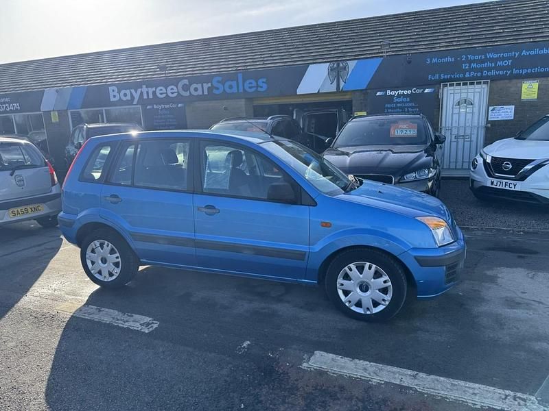 Used Ford Fusion Style 79 HP (58 kW) 2010 Blue Hatchback