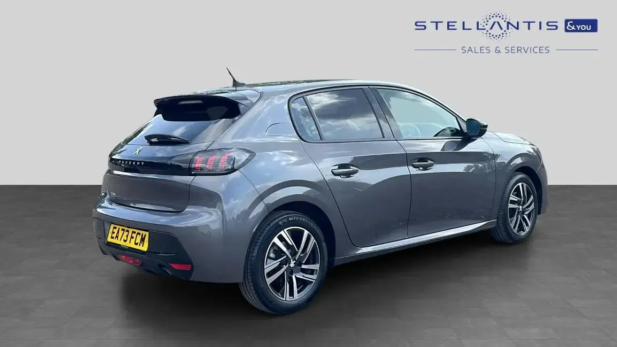 Used Peugeot 208 Allure+ 99 HP (72 kW) 2023 Grey Hatchback