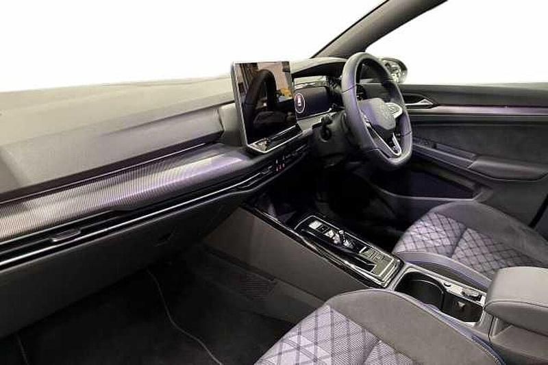 Used VW Golf VIII 150 HP (110 kW) 2025