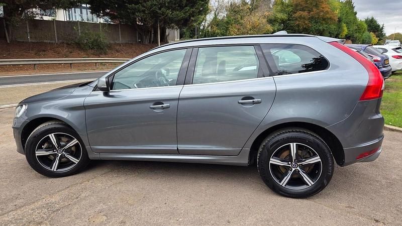Used Volvo XC60 R-Design 190 HP (139 kW) 2017 Grey SUV