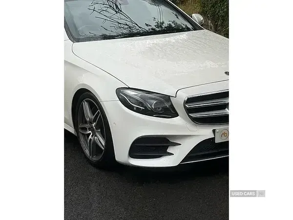 Used Mercedes E220 AMG line 194 HP (142 kW) 2019 White Estate