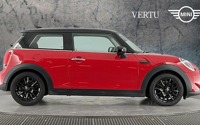 Used Mini Cooper Classic 136 HP (100 kW) 2022 Red Hatchback