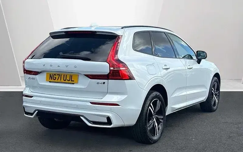 Used Volvo XC60 R-Design 197 HP (144 kW) 2021 SUV