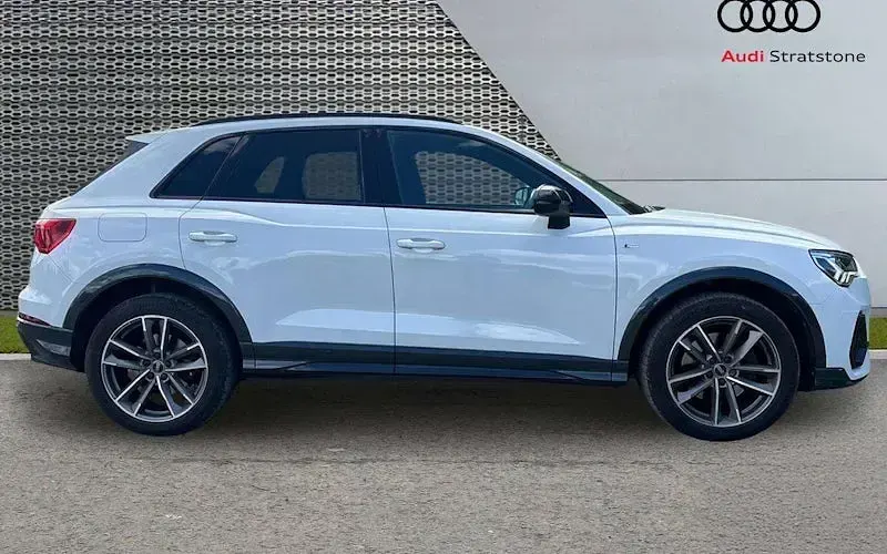 Used Audi Q3 Black Edition 190 HP (139 kW) 2022 White SUV
