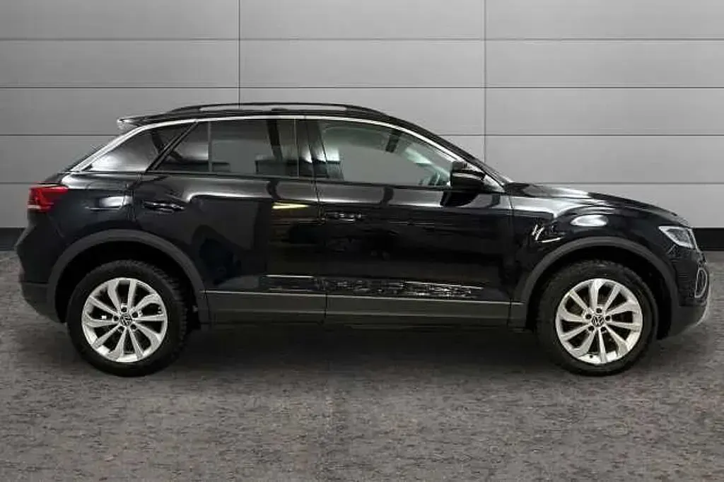Used VW T-Roc 110 HP (80 kW) 2024 SUV