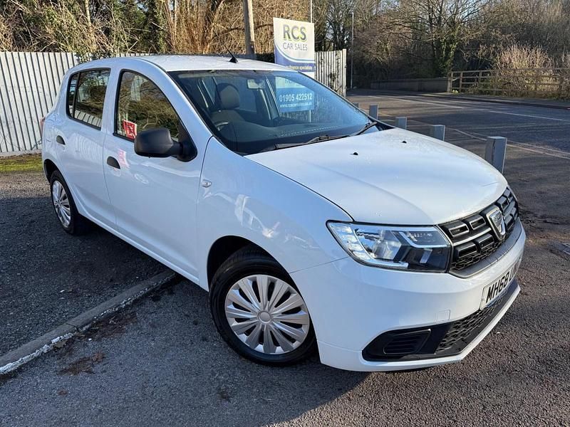 White Used 2019 Dacia Sandero Essentiel Hatchback | £4,999 (Fair price) - Image 1/3