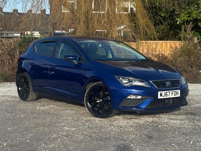 Begagnad Seat Leon FR 125 HK (91 kW) 2017 Blå Halvkombi