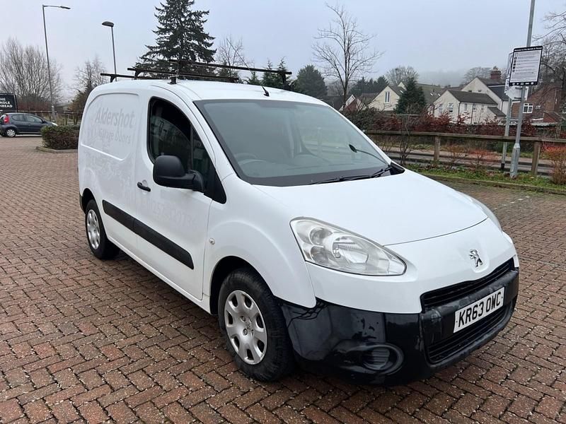 White Used 2013 Peugeot Partner MPV | £3,395 (Fair price) - Image 1/4