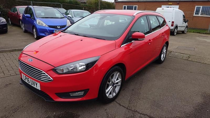 Used Ford Focus Zetec 2016 Red Estate