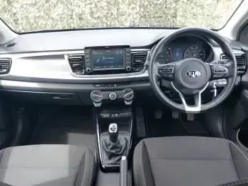 Begagnad Kia Rio 2019 Blå Halvkombi