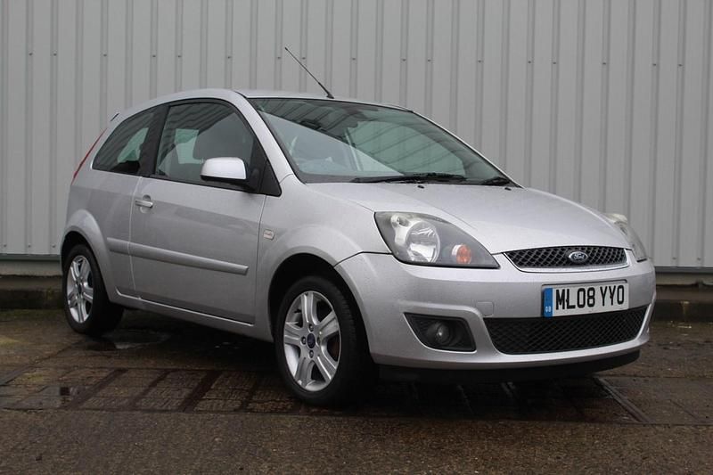 Used Ford Fiesta Zetec 2008 Silver Hatchback