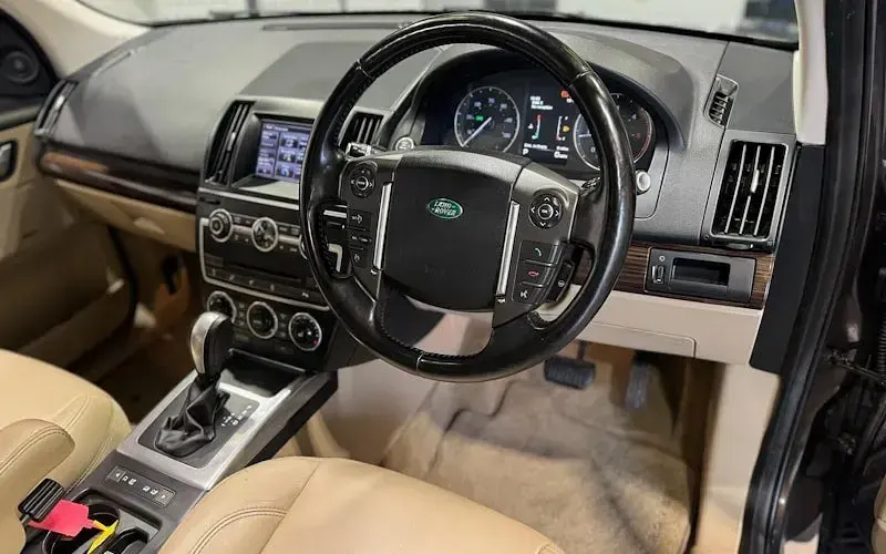 Used Land Rover Freelander 2 HSE 190 HP (139 kW) 2013 Brown SUV