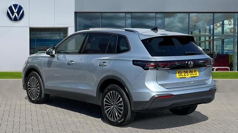 Używany VW Tiguan Match 204 KM (150 kW) 2025 Srebrny SUV