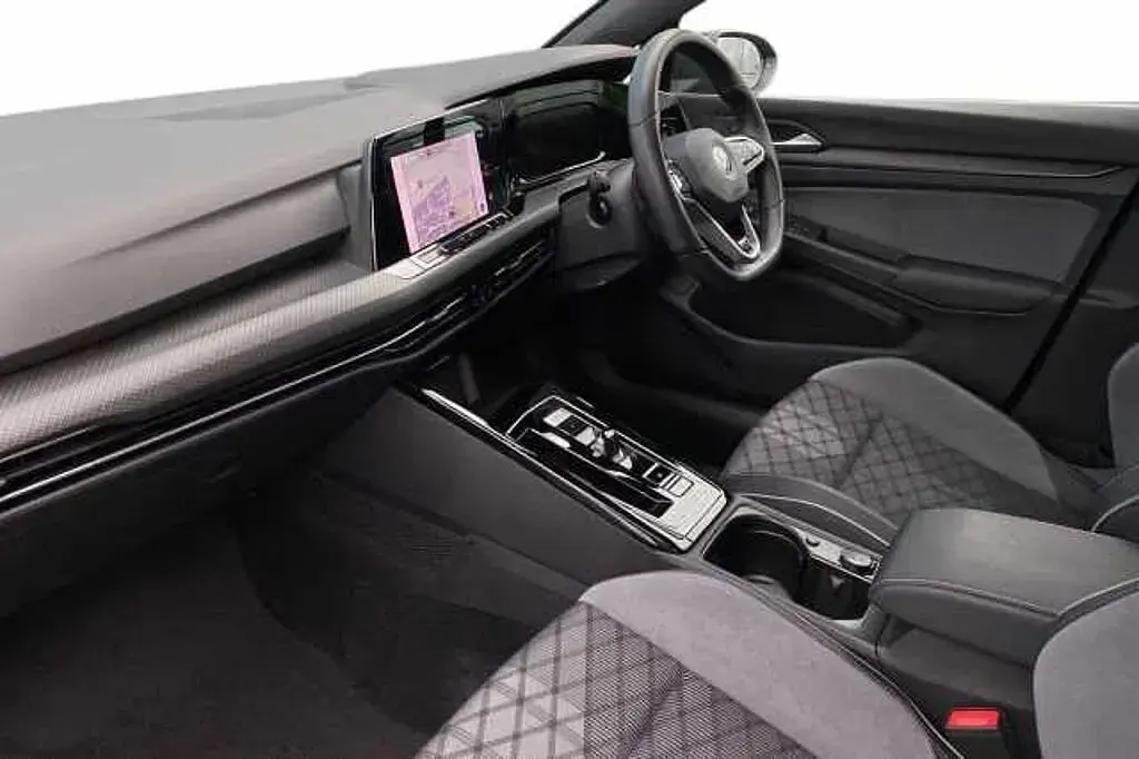 Used VW Golf VIII R-line 150 HP (110 kW) 2022 Urano grey Hatchback