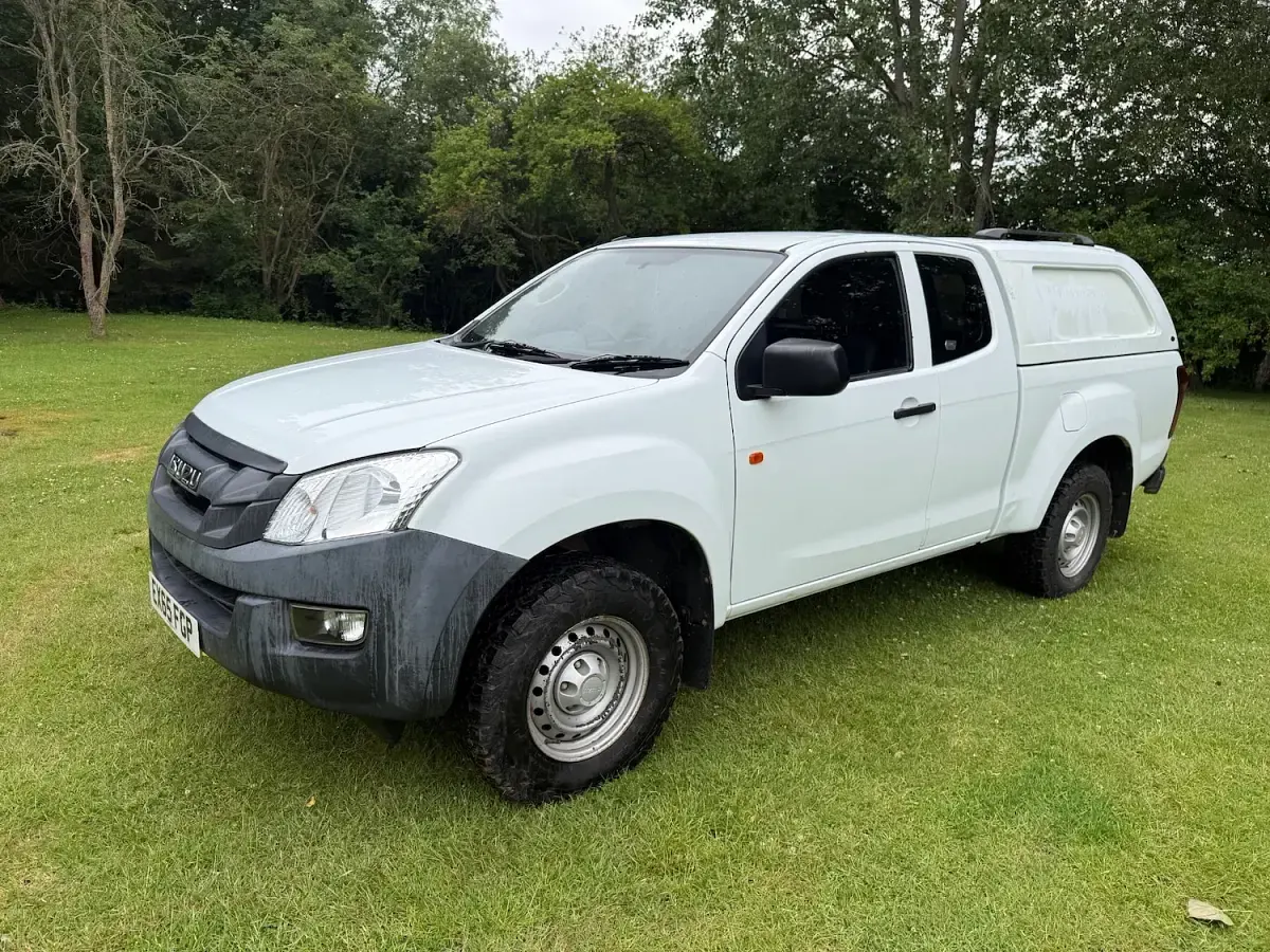 Used Isuzu D-Max 2015 White Pickup