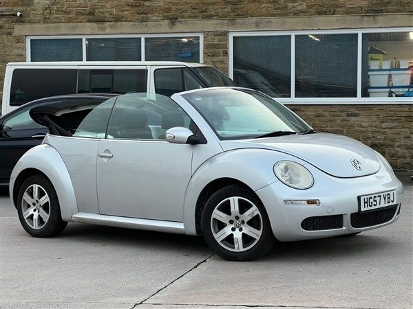 Silver Used 2007 VW Beetle Cabriolet | £2,490 (Fair price) - Image 1/2