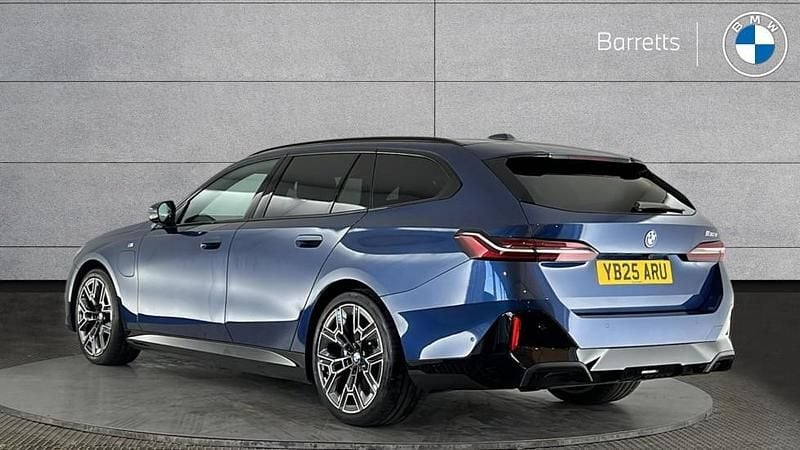 Used BMW 530e M Sport 299 HP (219 kW) 2025 Blue Estate