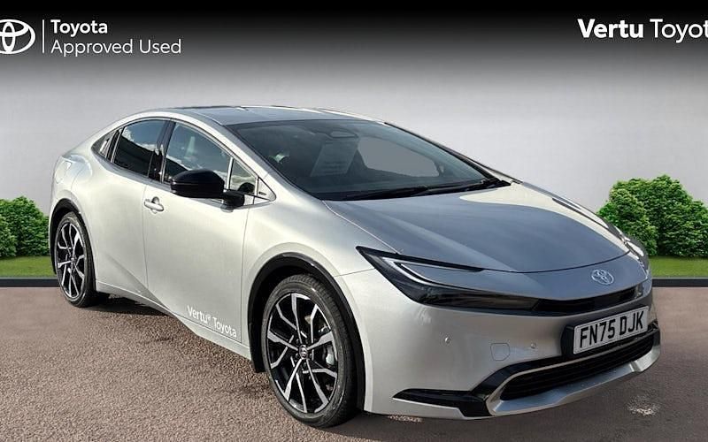 Used Toyota Prius 223 HP (164 kW) 2025 Silver Hatchback