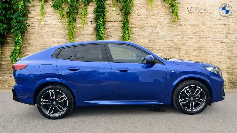 Used BMW iX2 M Sport 230 kW (313 HP) 2025 Blue SUV