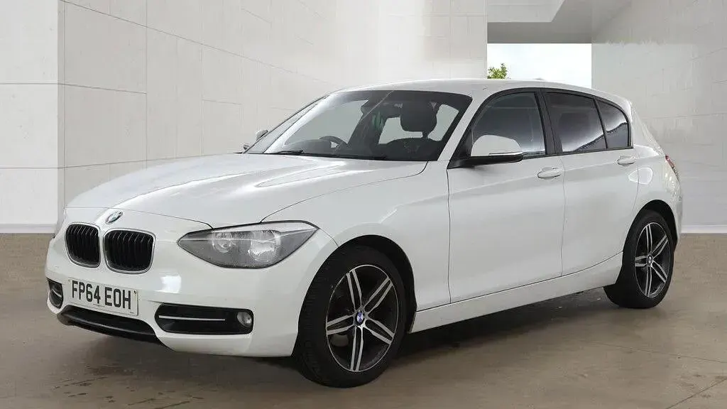Used BMW 116 Sport Line 2014 White Hatchback