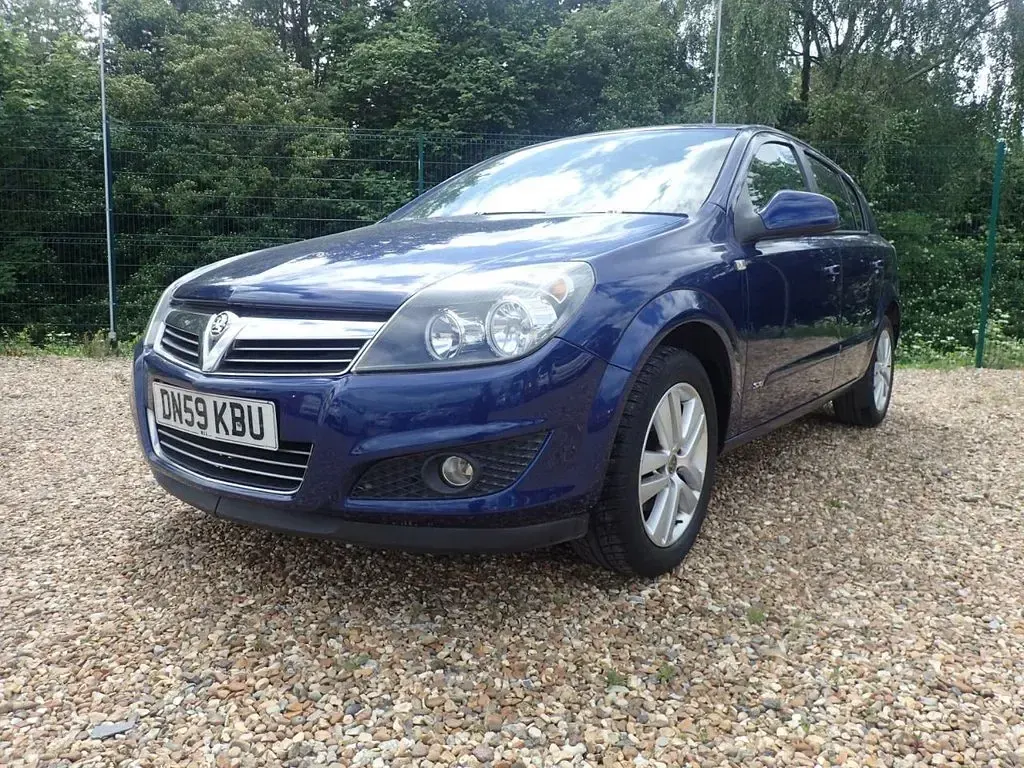 Used Vauxhall Astra 115 HP (84 kW) 2009 Blue Hatchback