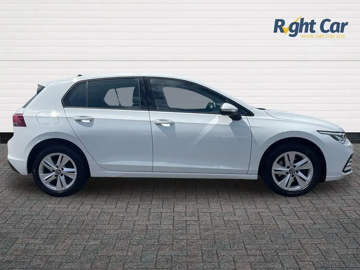 Used VW Golf VII Life 110 HP (80 kW) 2021 White Hatchback