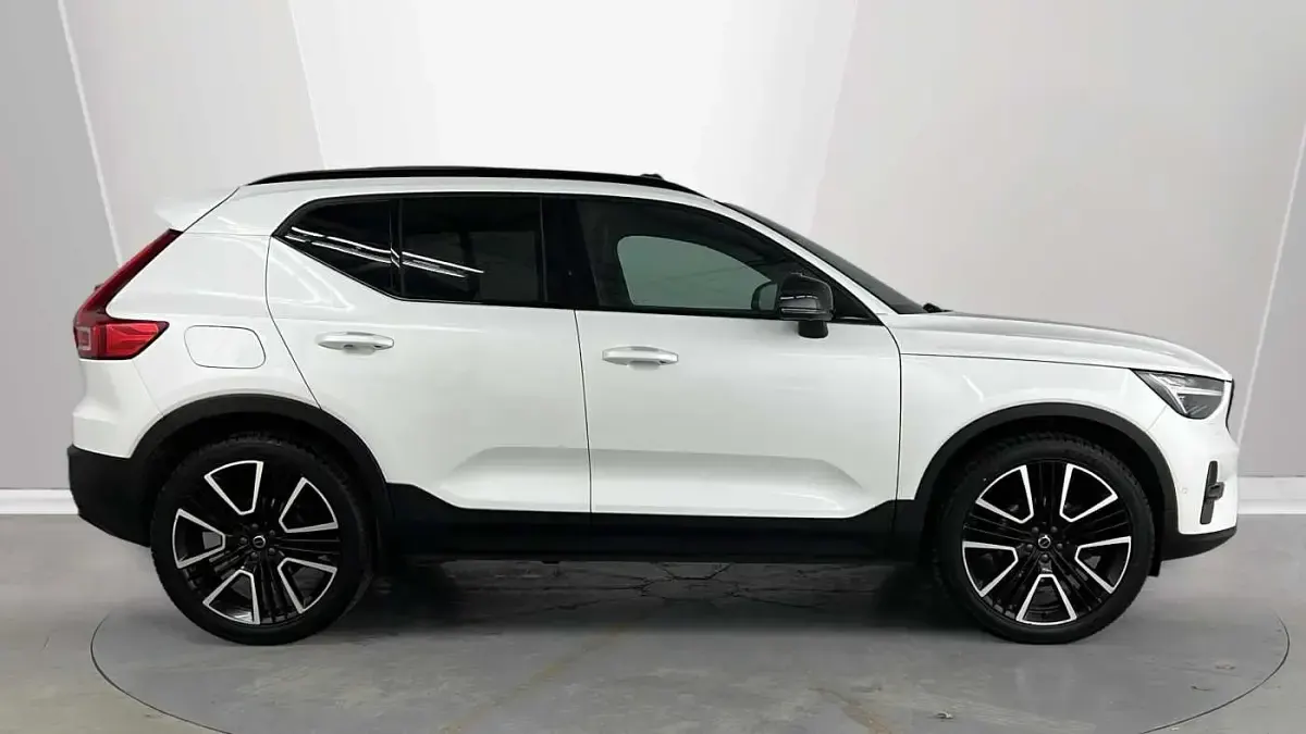 Used Volvo XC40 Ultra 194 HP (142 kW) 2025 White SUV