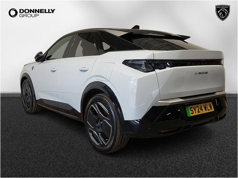 Used Peugeot e-3008 GT 152 kW (207 HP) 2024 White SUV