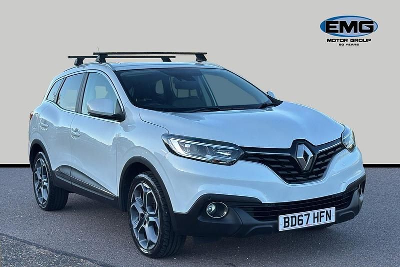 White Used 2017 Renault Kadjar Dynamique SUV | £8,695 (Fair price) - Image 1/3