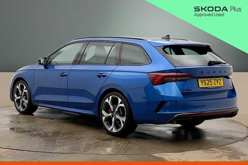 Used Skoda Octavia vRS 265 HP (194 kW) 2025 Race blue metallic Estate