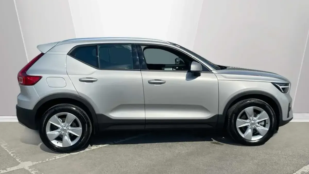 Used Volvo XC40 Core 163 HP (119 kW) 2025 Silver SUV