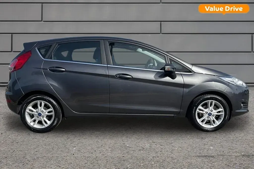 Used Ford Fiesta Zetec 120 HP (88 kW) 2017 Grey Hatchback