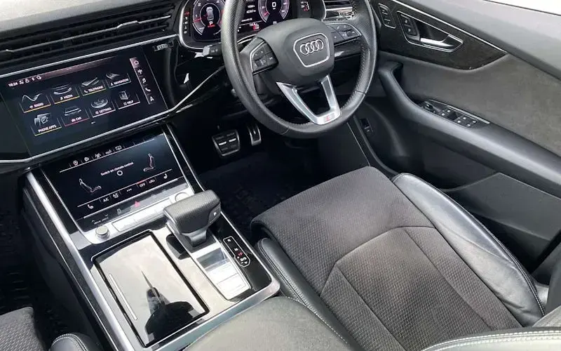 Used Audi Q8 S-Line 286 HP (210 kW) 2019 Blue SUV