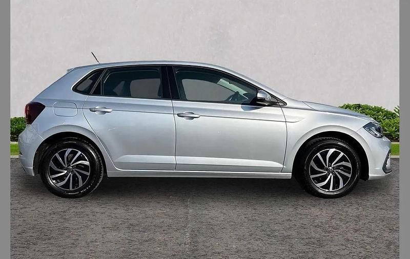 Used VW Polo Life 95 HP (69 kW) 2023 Silver Hatchback