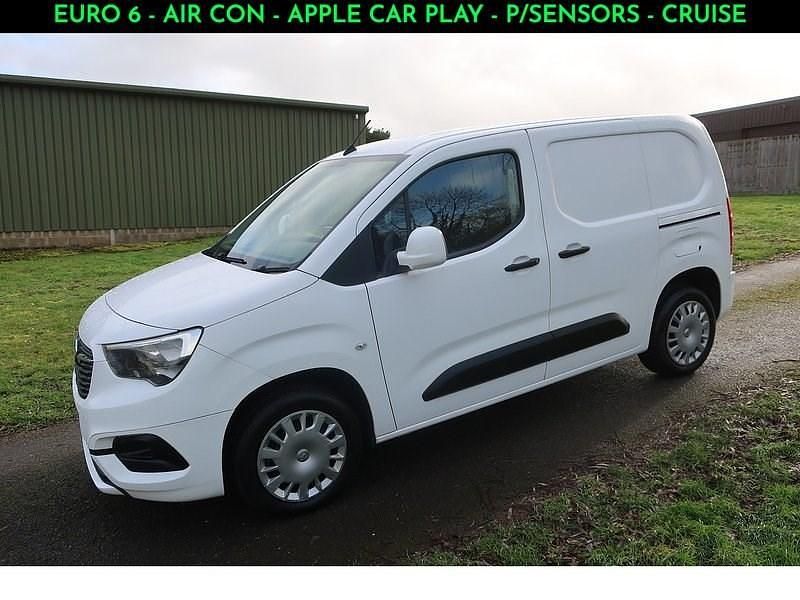 Used Vauxhall Combo Sportive 100 HP (73 kW) 2021 White MPV