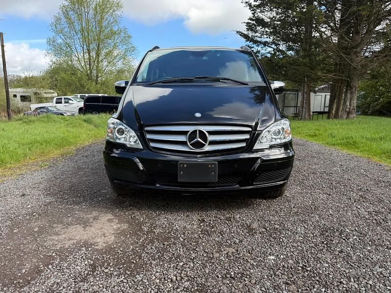 Usado Mercedes Viano 258 HP (189 kW) 2014 Preto Monovolume