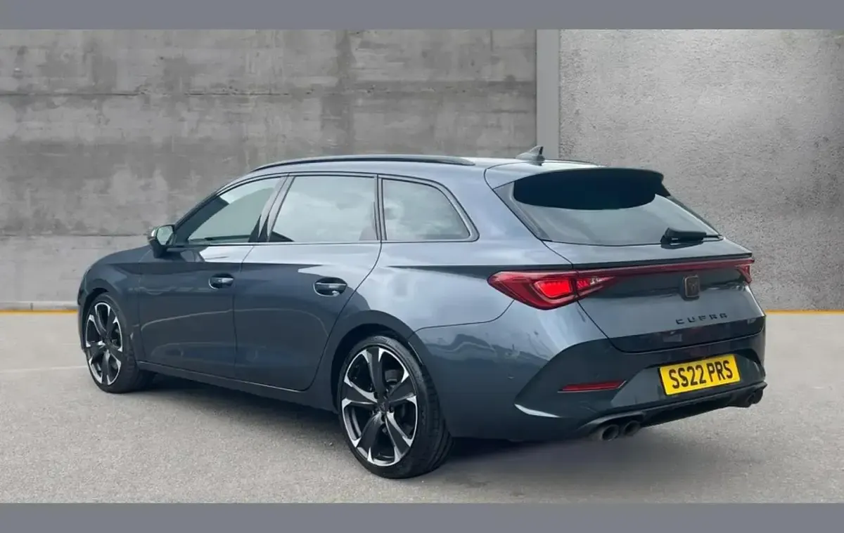 Usado Cupra Leon VZ2 310 CV (228 kW) 2022 Gris Familiar
