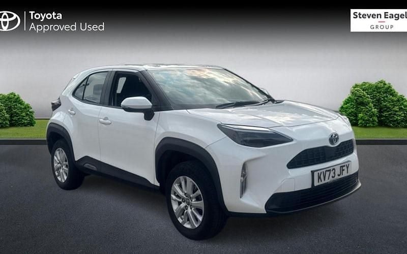 Used 2025 Toyota Yaris Hybrid Estate | £19,018 (Super price) - Image 1/4