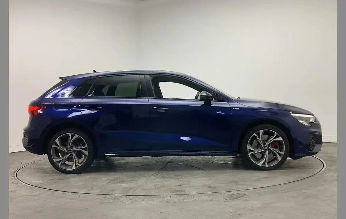 Used Audi A3 e-tron Competition 241 HP (177 kW) 2022 Blue Hatchback
