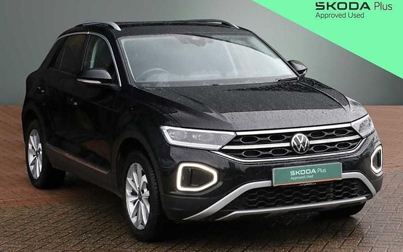 Used 2025 VW T-Roc Style SUV | £18,945 (Good price) - Image 1/4