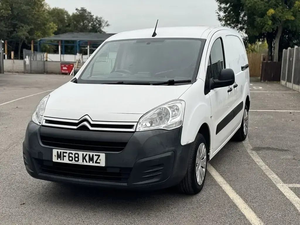 Używany Citroën Berlingo 100 KM (73 kW) 2018 Biały Minivan