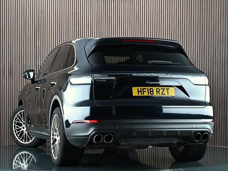 Używany Porsche Cayenne 440 KM (323 kW) 2018 Niebieski SUV