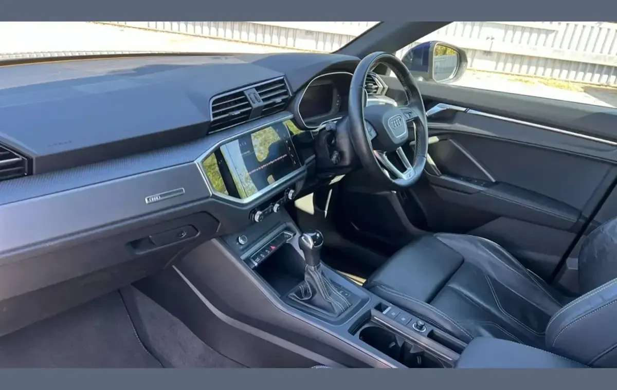 Usado Audi Q3 S-Line 150 CV (110 kW) 2023 Azul SUV